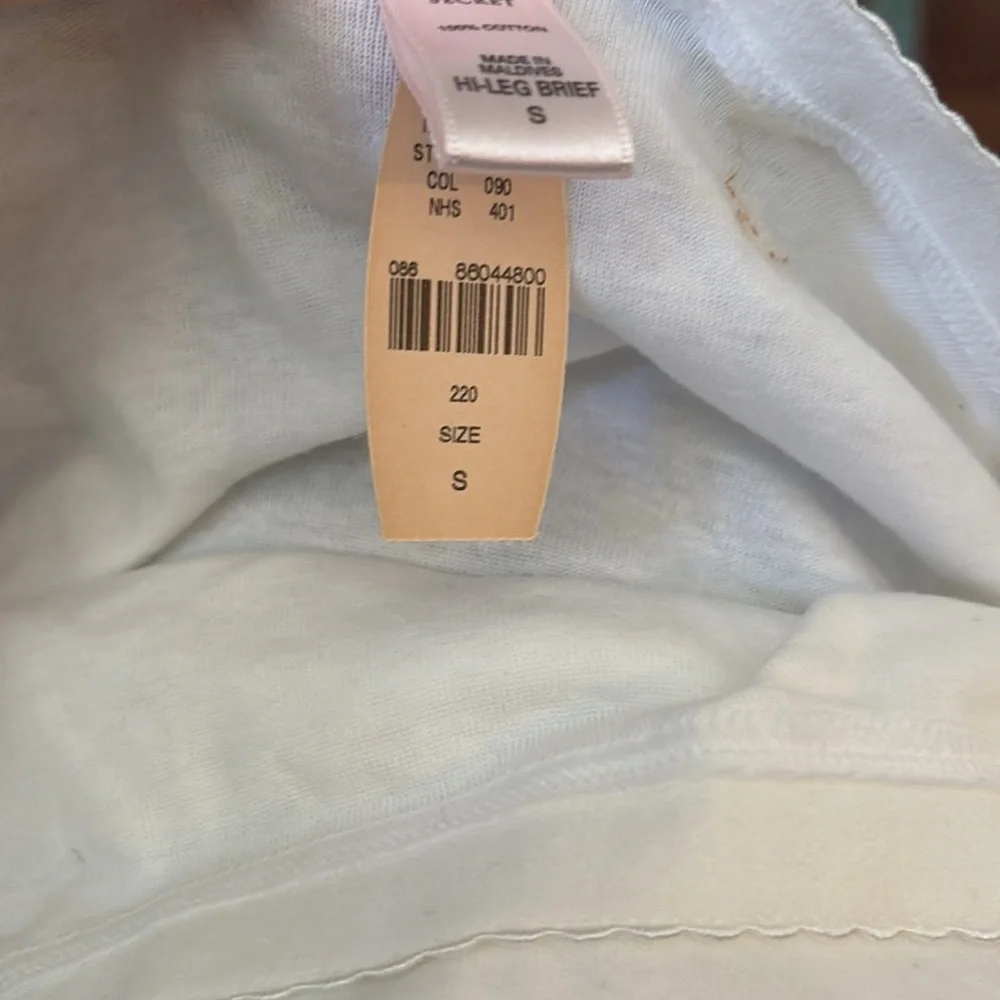 Victoria’s Secret panty white
Size Small NWT - Picture 8 of 8